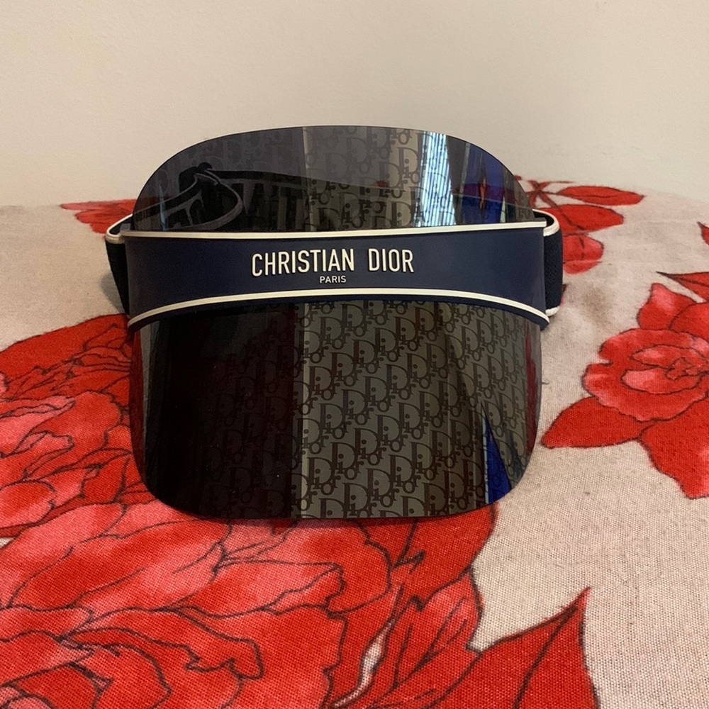 DIORCLUB V1U